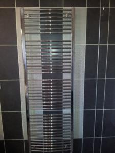 Photo Radiateur sche serviettes pour salle de bains.